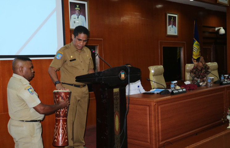Pemkab Diminta Setop Pakai Konsultan Dalam Penyusunan APBD